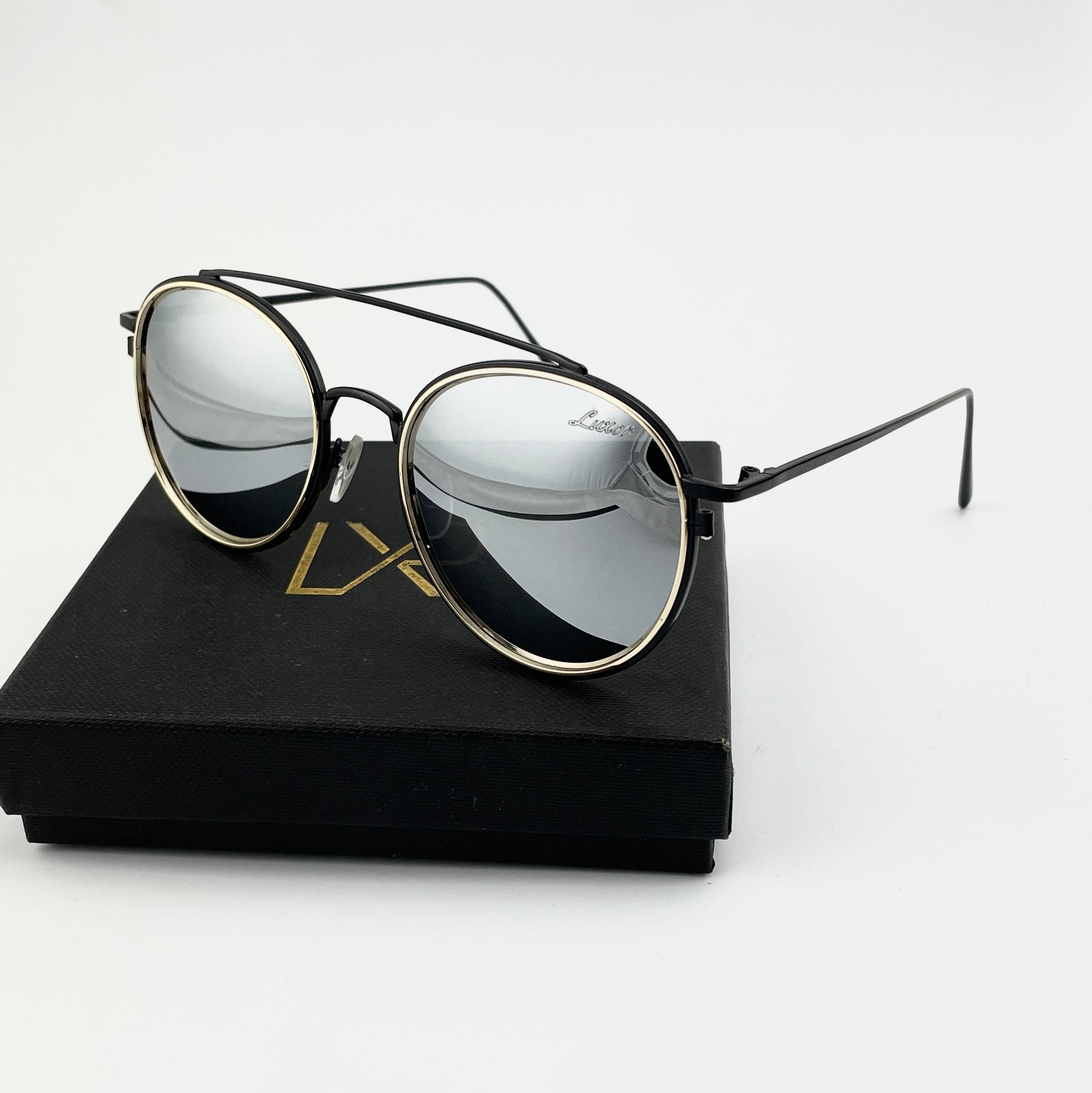 VENTURA, Black & silver