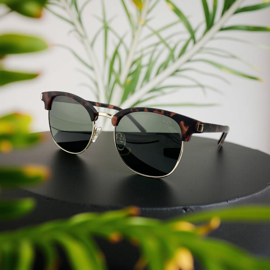 CRUZE, Tortoise and Green