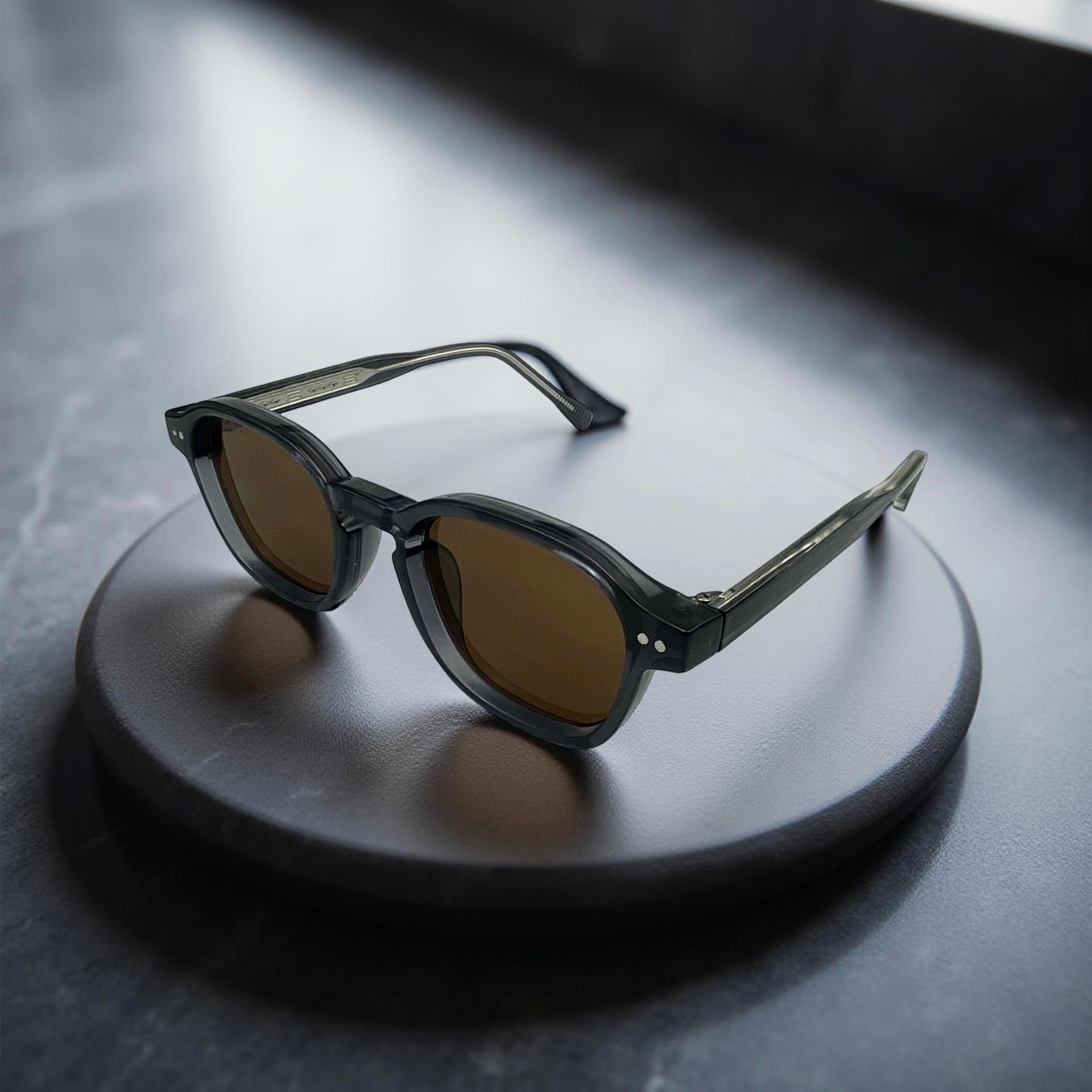 LUCENT - Charcoal Clear