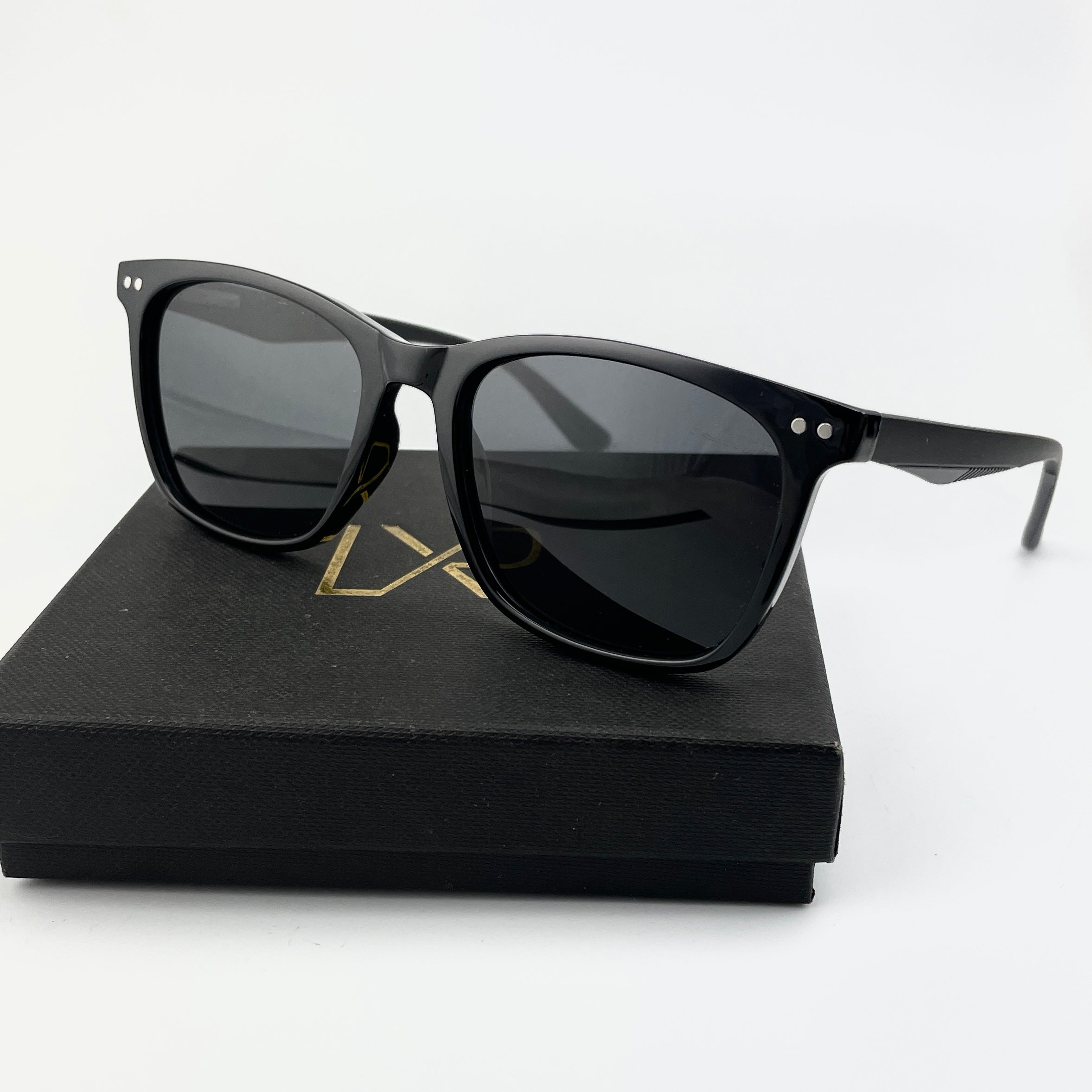 TAHITI, Black on Black