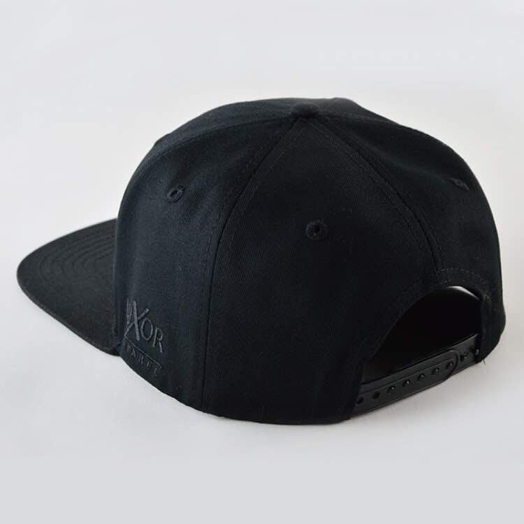 Flat peak snapback - White embroidery